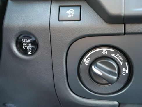 New 2026 Nissan Frontier SV w/ SV Convenience Package AWD/4WD image 8