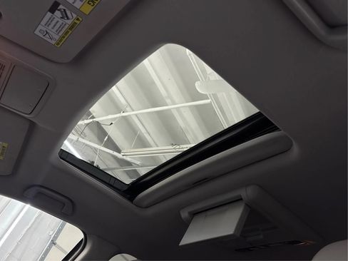Used 2016 Honda Pilot Touring image 26