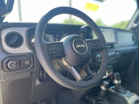 Used 2024 Jeep Wrangler Unlimited Sport AWD/4WD image 17