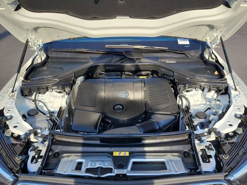 Used 2024 Mercedes-Benz GLC 300 4MATIC image 31