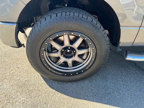 Used 2014 Ford F150 XLT w/ XLT Chrome Package image 37