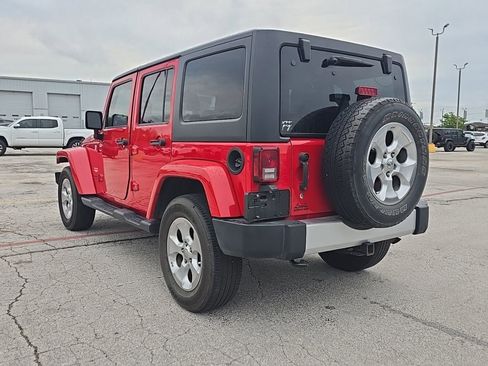 Used 2014 Jeep Wrangler Unlimited Sahara w/ Connectivity Group AWD/4WD image 4