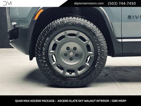 Used 2026 Rivian R1S Premium AWD/4WD image 42