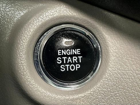 Used 2010 Toyota Highlander Limited image 33