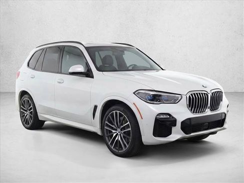 Used 2019 BMW X5 xDrive50i w/ M Sport Package AWD/4WD image 3