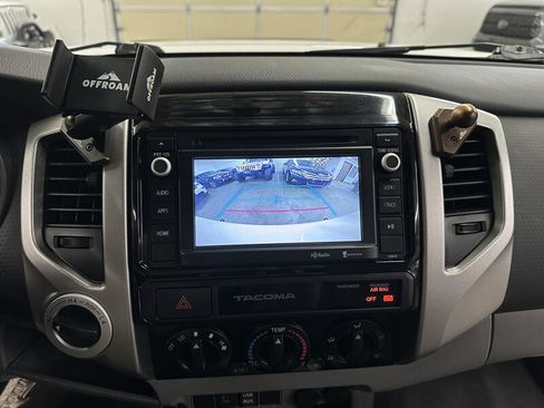 Used 2015 Toyota Tacoma 4x4 Double Cab w/ TRD Off-Road Package image 36