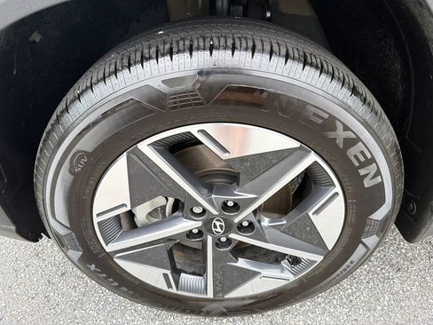 Certified 2025 Hyundai Tucson SEL AWD/4WD image 11