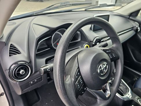 Used 2018 Toyota Yaris iA image 17