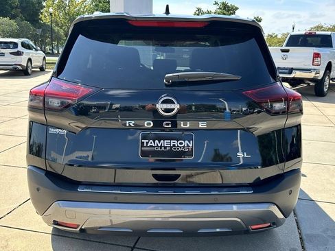Used 2023 Nissan Rogue SL image 3
