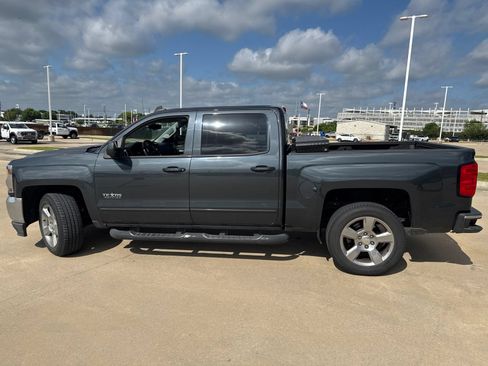 Used 2018 Chevrolet Silverado 1500 LT w/ Texas Edition RWD image 4