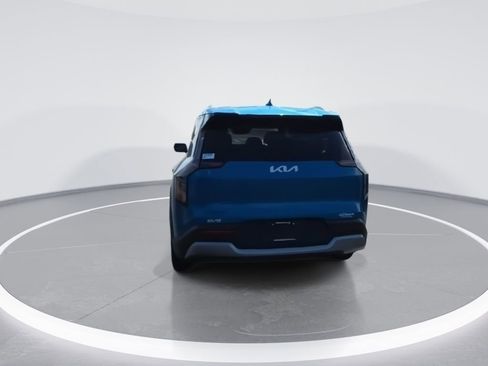 Used 2026 Kia EV9 Wind image 7