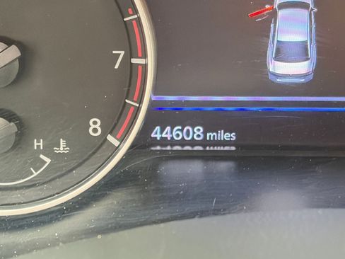 Used 2025 Nissan Altima 2.5 SV FWD image 39