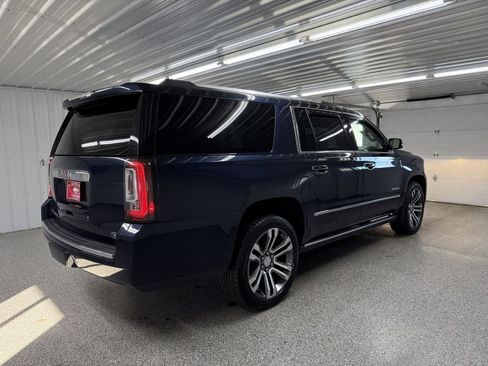 Used 2017 GMC Yukon XL Denali image 6