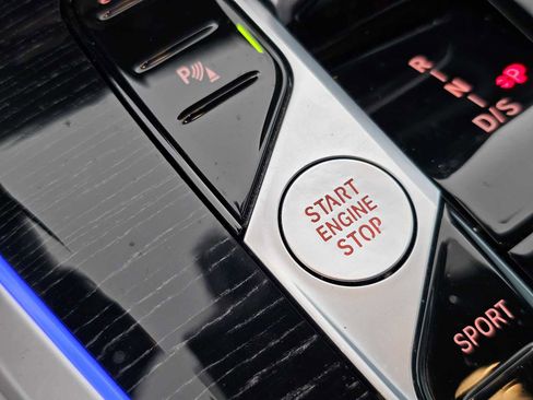 Used 2024 BMW X5 xDrive40i w/ M Sport Package image 29