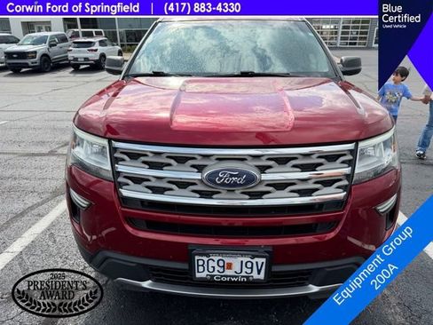 Used 2018 Ford Explorer XLT image 2