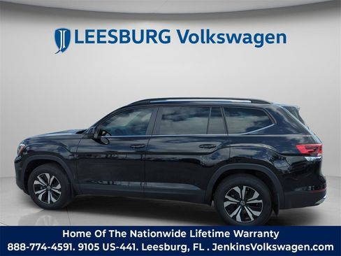 Used 2025 Volkswagen Atlas SE image 10