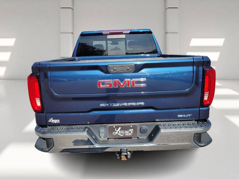 Used 2022 GMC Sierra 1500 SLT w/ SLT Convenience Package image 4