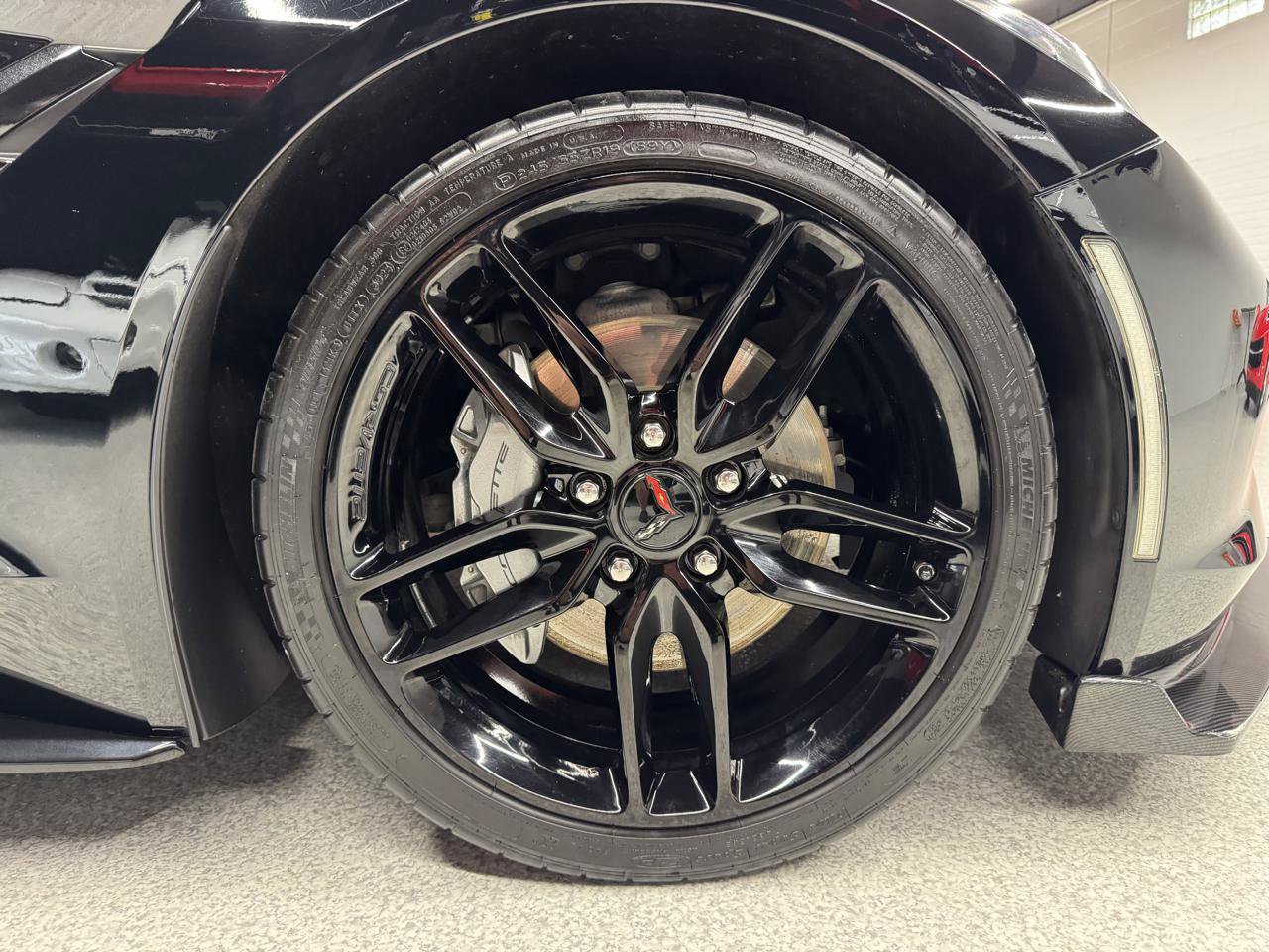 Used 2019 Chevrolet Corvette Stingray Coupe w/ 1LT RWD image 33