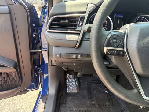 Used 2023 Toyota Camry LE image 18