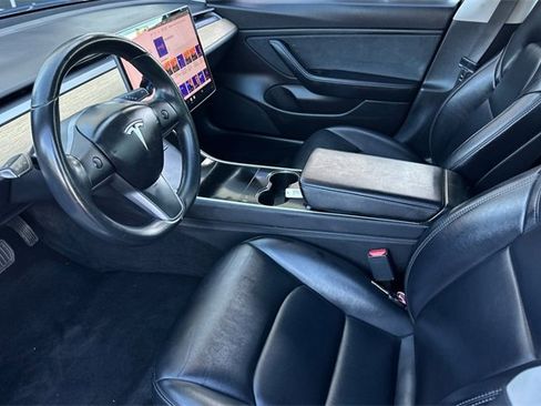 Used 2018 Tesla Model 3 Mid Range image 11