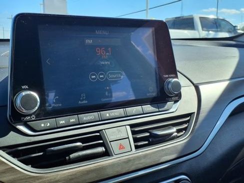 Used 2025 Nissan Altima 2.5 SV image 22