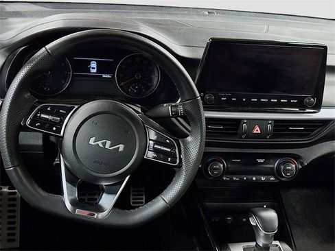 Used 2023 Kia Forte GT-Line w/ GT-Line Premium Package image 13