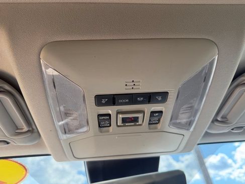 Used 2022 Toyota RAV4 XLE w/ Convenience Package AWD/4WD image 28