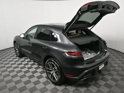 Certified 2025 Porsche Macan AWD image 34