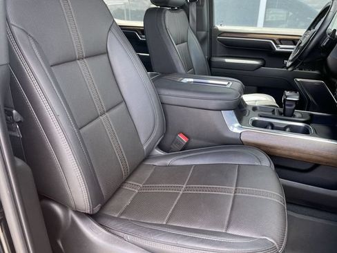 Used 2022 Chevrolet Silverado 1500 High Country w/ High Country Premium Package AWD/4WD image 24