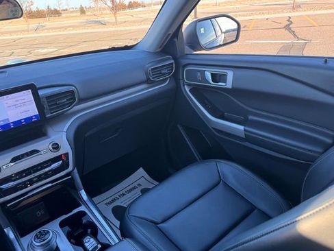 Used 2023 Ford Explorer XLT w/ Equipment Group 202A image 15