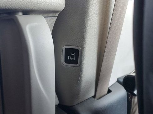 Used 2024 Chrysler Pacifica Limited w/ Uconnect Theater Family Group image 26