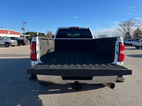 Used 2018 GMC Sierra 2500 SLE w/ SLE Preferred Package image 15