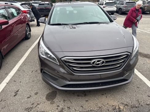 Used 2015 Hyundai Sonata Sport w/ Option Group 03 image 2