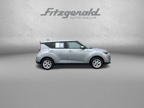 Used 2024 Kia Soul LX w/ Option Group 015 FWD image 9