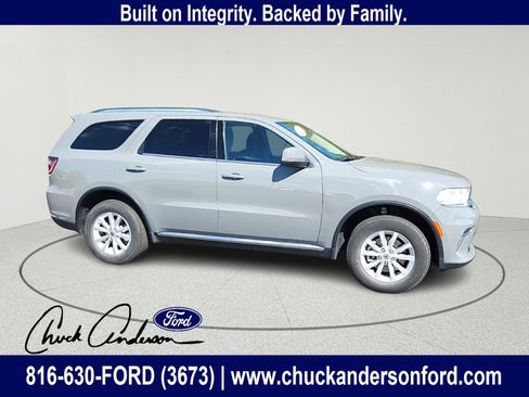 Used 2022 Dodge Durango SXT AWD/4WD image 2