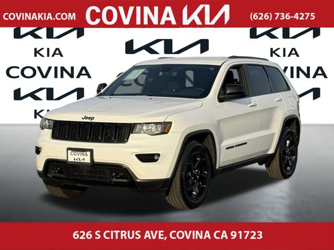 Used 2018 Jeep Grand Cherokee Laredo image 4