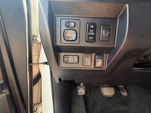 Used 2021 Toyota Tundra SR5 w/ TRD Off-Road Package AWD/4WD image 25