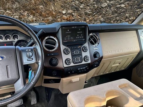 Used 2013 Ford F350 Lariat w/ Chrome Pkg image 6
