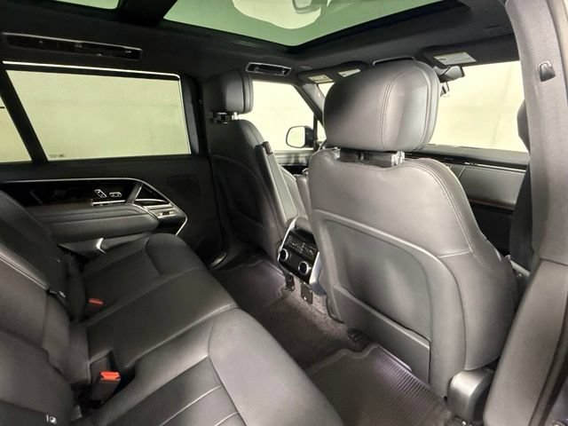 Used 2024 Land Rover Range Rover Long Wheelbase SE AWD/4WD image 24
