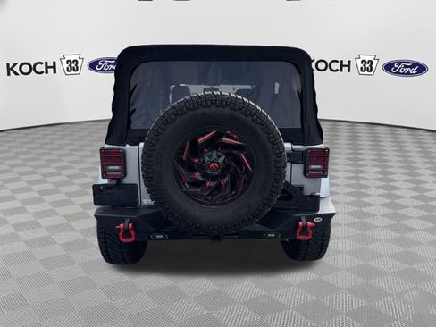 Used 2017 Jeep Wrangler Unlimited Sahara AWD/4WD image 7