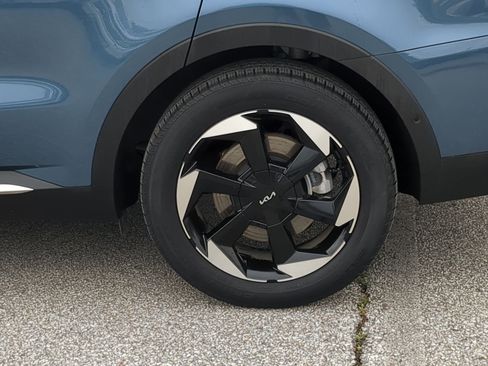 Certified 2025 Kia Sorento SX Prestige AWD/4WD image 10