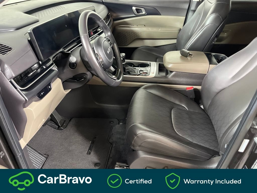 Used 2025 Kia Carnival FWD image 17