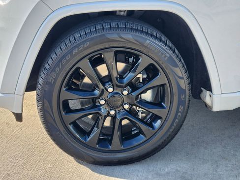 Used 2021 Jeep Grand Cherokee Laredo X RWD image 11