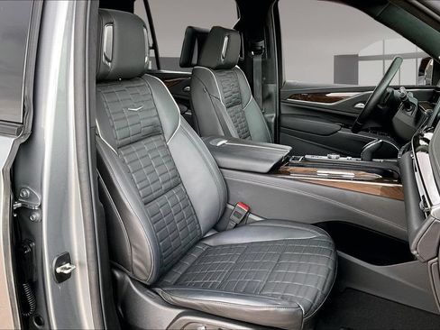 Certified 2024 Cadillac Escalade Sport Platinum w/ LPO, ONYX Package AWD/4WD image 7