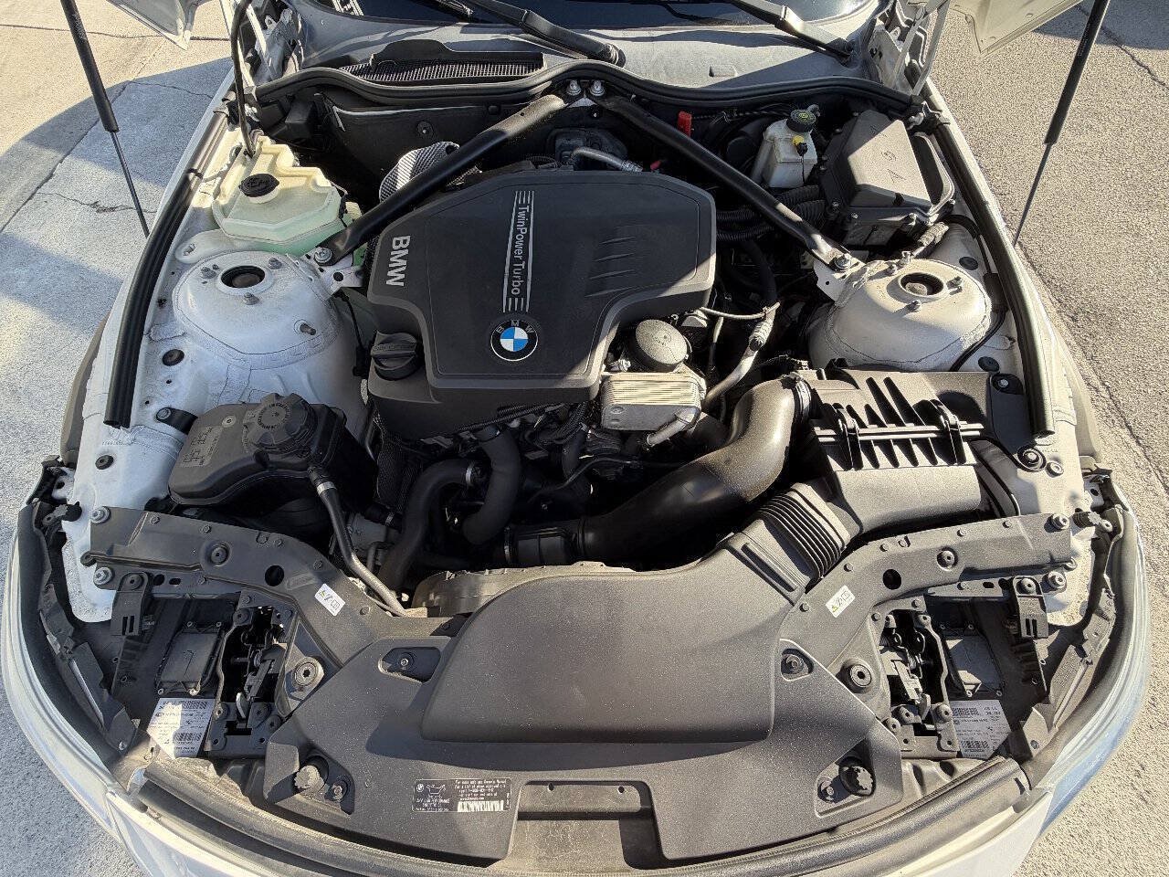 Used 2014 BMW Z4 sDrive28i w/ Technology Package RWD image 17