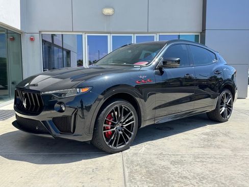 Used 2022 Maserati Levante Trofeo image 7