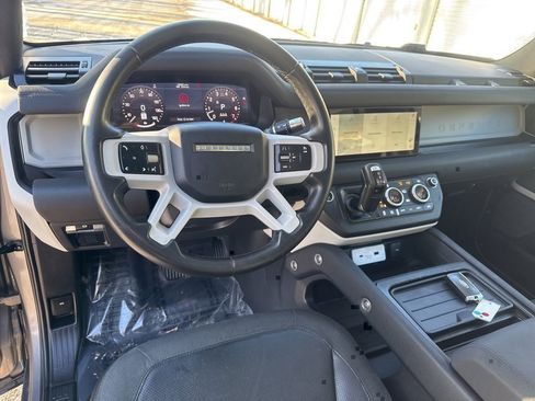 Used 2020 Land Rover Defender 110 SE image 8