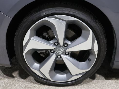Used 2018 Honda Accord Touring image 8