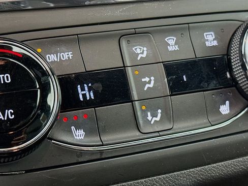 Used 2025 Buick Envista Preferred w/ Convenience I Package FWD image 22