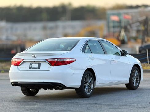 Used 2016 Toyota Camry SE FWD image 9